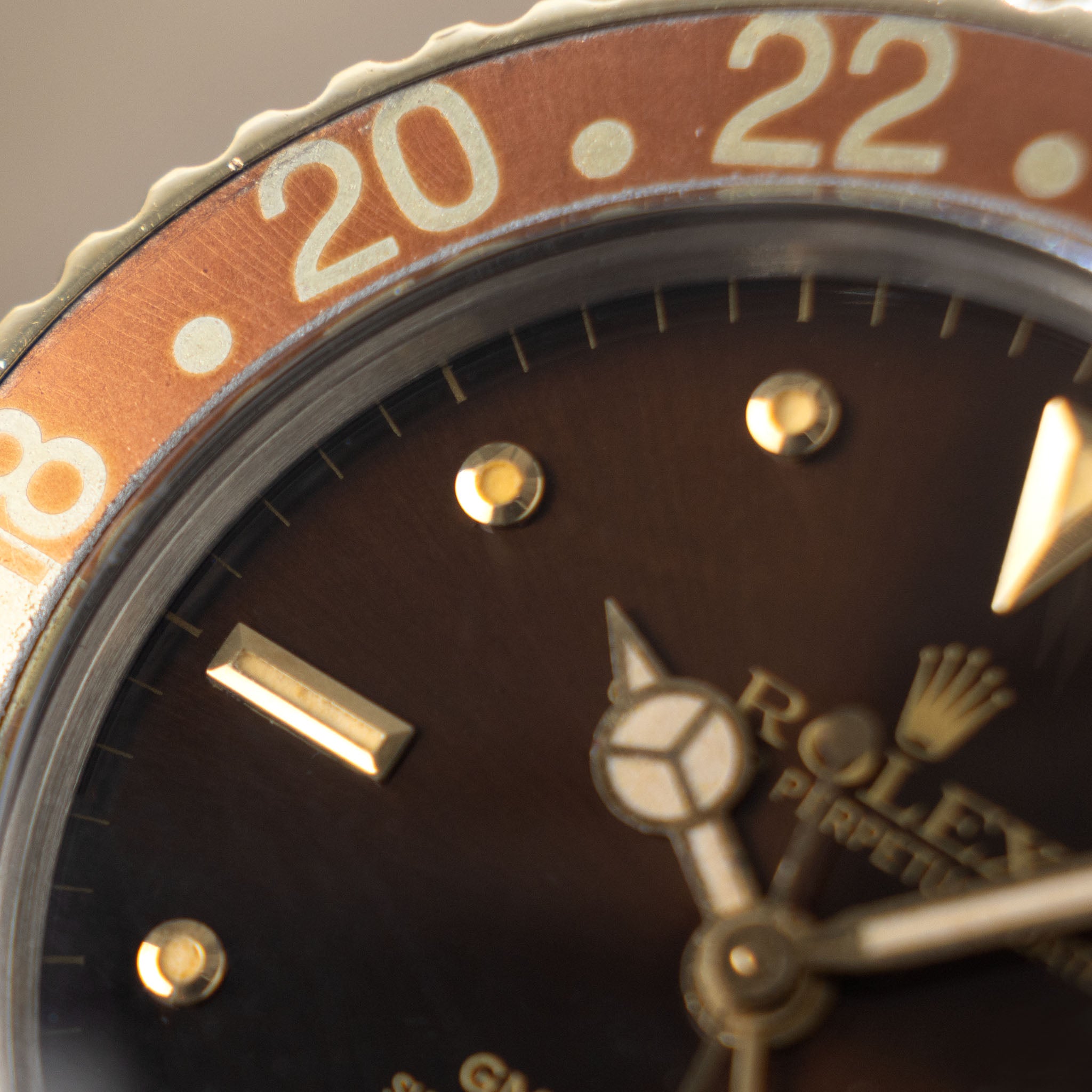 Rolex Gmt-master steel and gold Brown nipple dial box and punched paper set ref 16753
