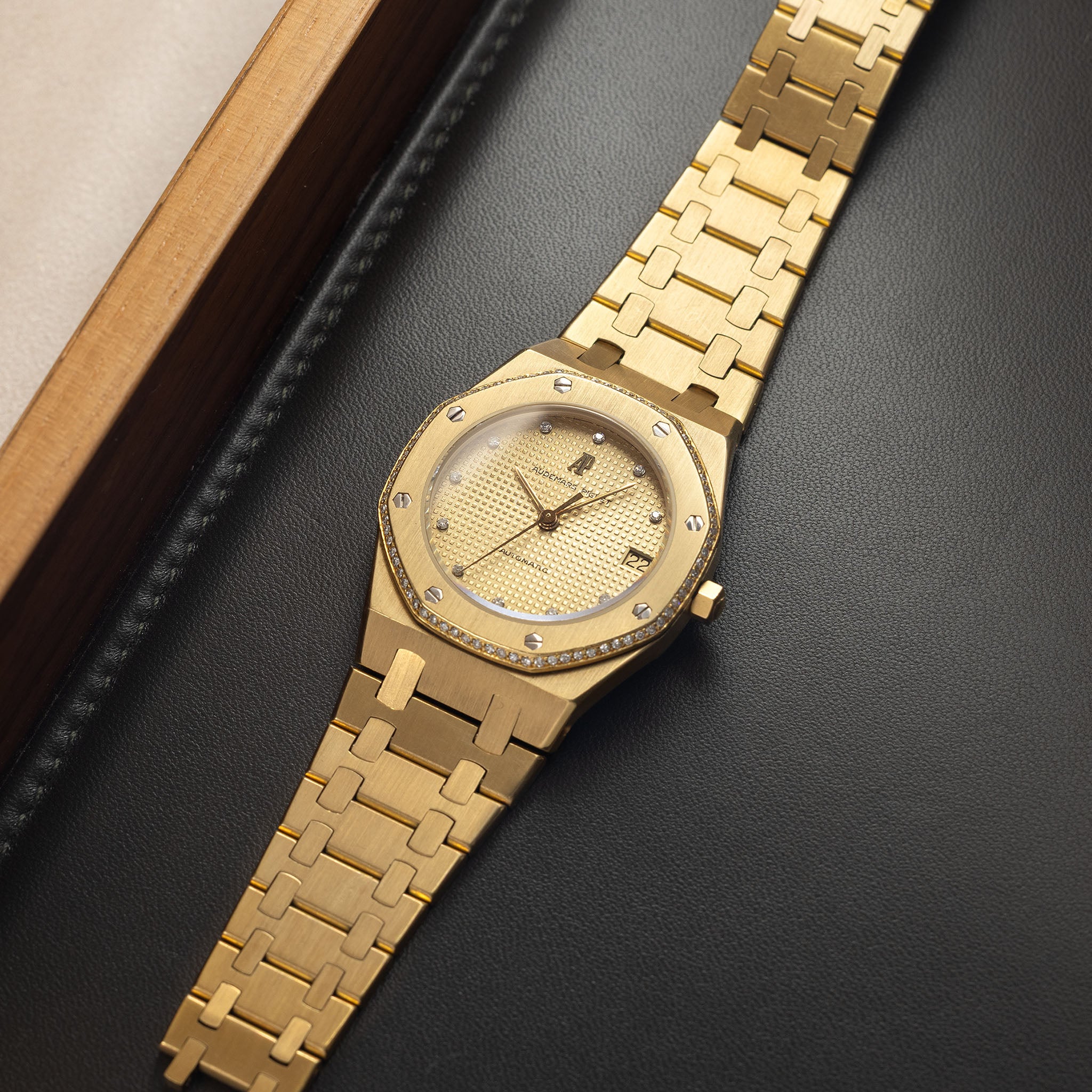Audemars Piguet Royal Oak ref. 4153/477BA Brilliant Cut Diamond Bezel and Dial with Box and Certificate of Origin