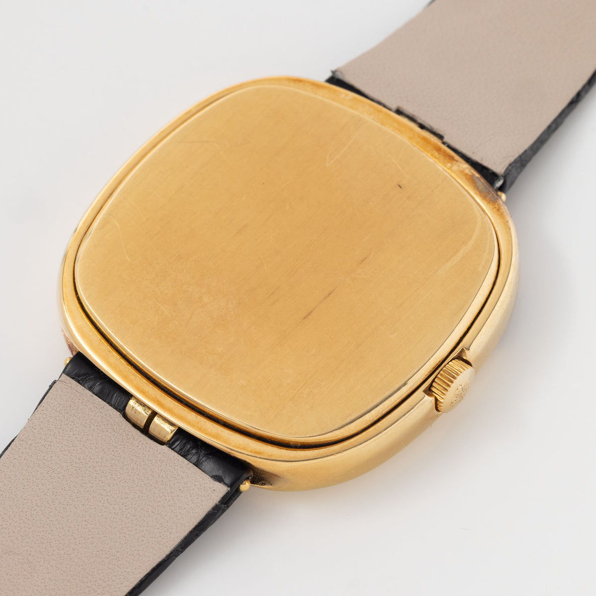 Patek Philippe Golden Ellipse Ref. 3604 TV Screen in 18k yellow Gold Champagne Clous de Paris Dial with Original Papers