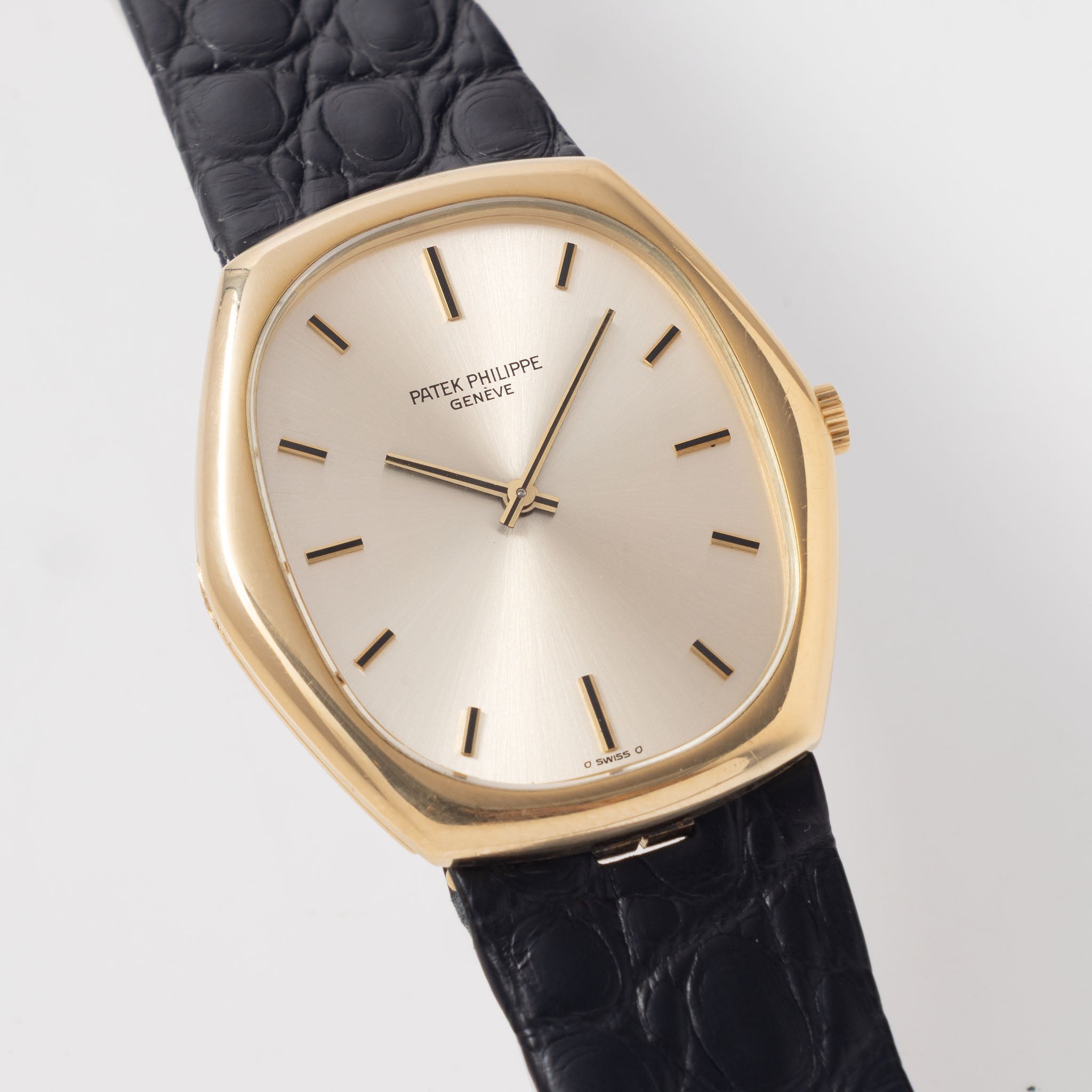 Patek Phillipe Ellipse “Manta Ray“ Yellow Gold ref. 3858J Champagne dial