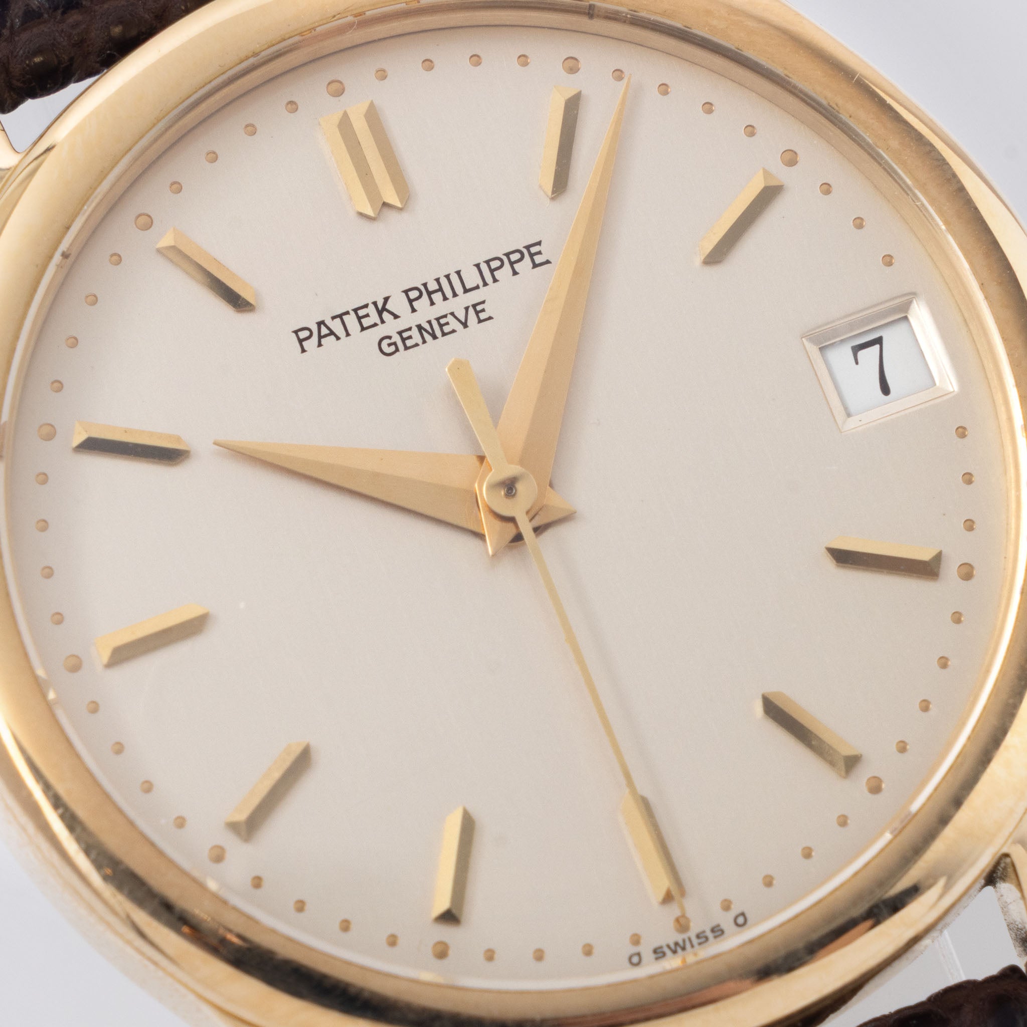 Patek Philippe Calatrava Silver Dial in 18k Yellow Gold ref. 3998J 