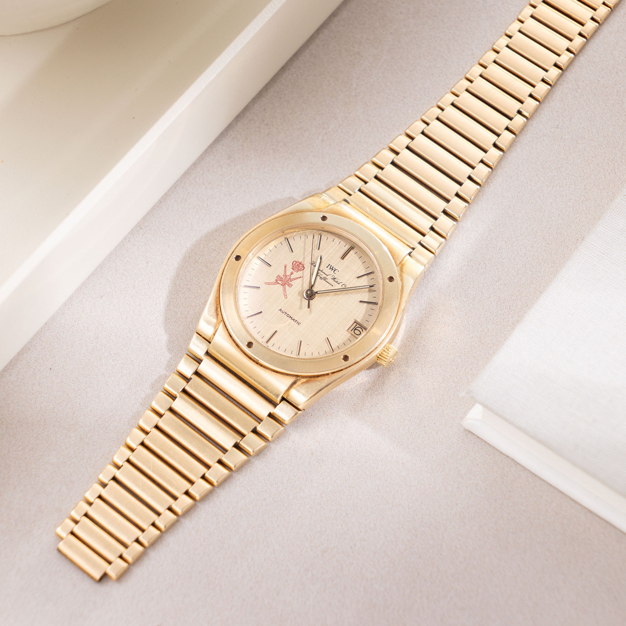 IWC Ingenieur SL Linen Khanjar Dial from original owner family with Box, Booklets , original certificate of origin and Provenance ref 9227 in 18 k yellow gold