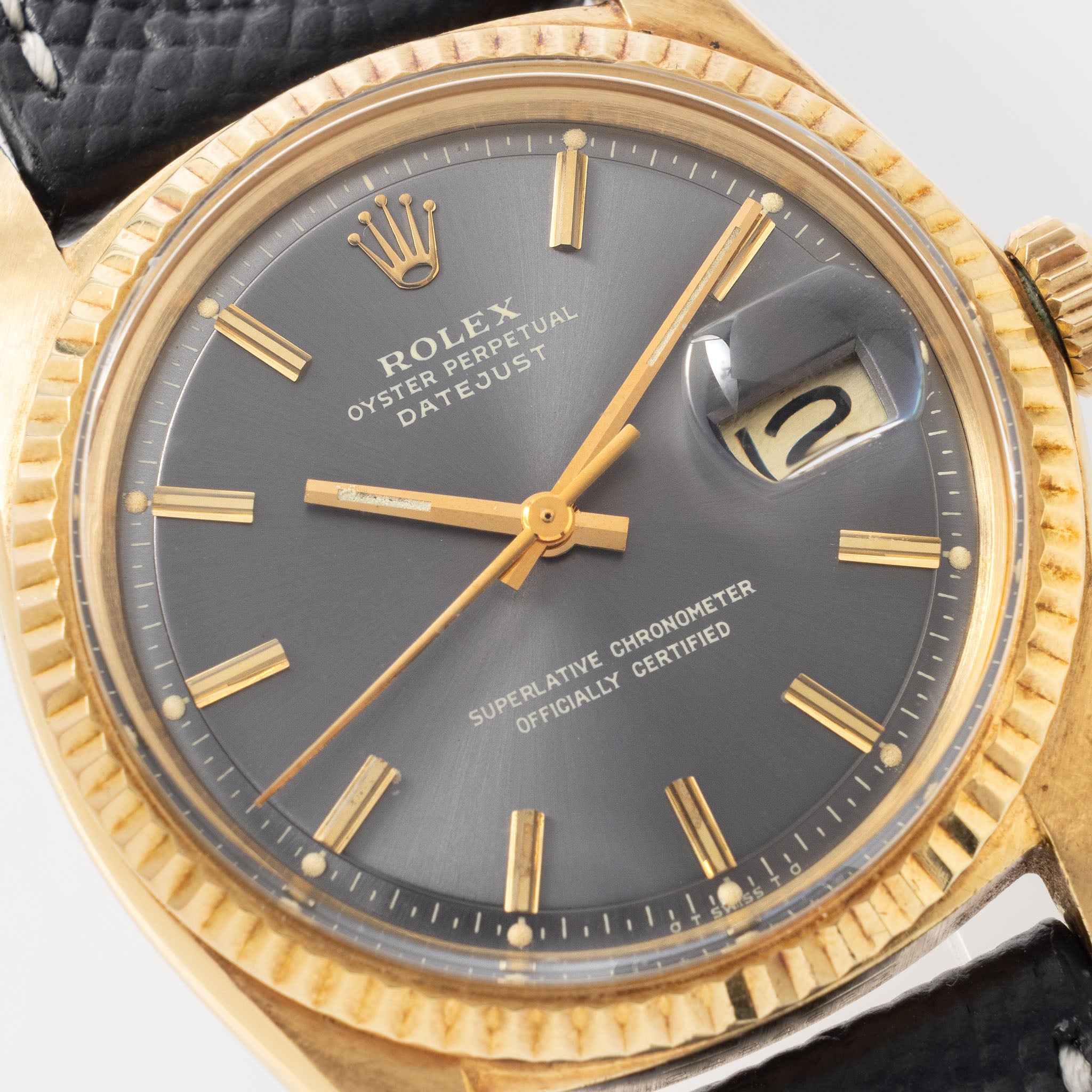 Rolex Datejust 1601/8 Grey soleil Sigma dial in 18 k yellow gold 