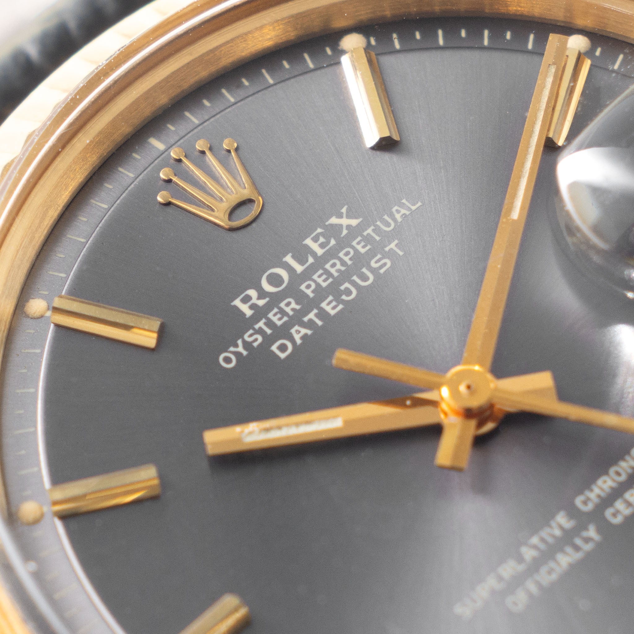 Rolex Datejust 1601/8 Grey soleil Sigma dial in 18 k yellow gold 
