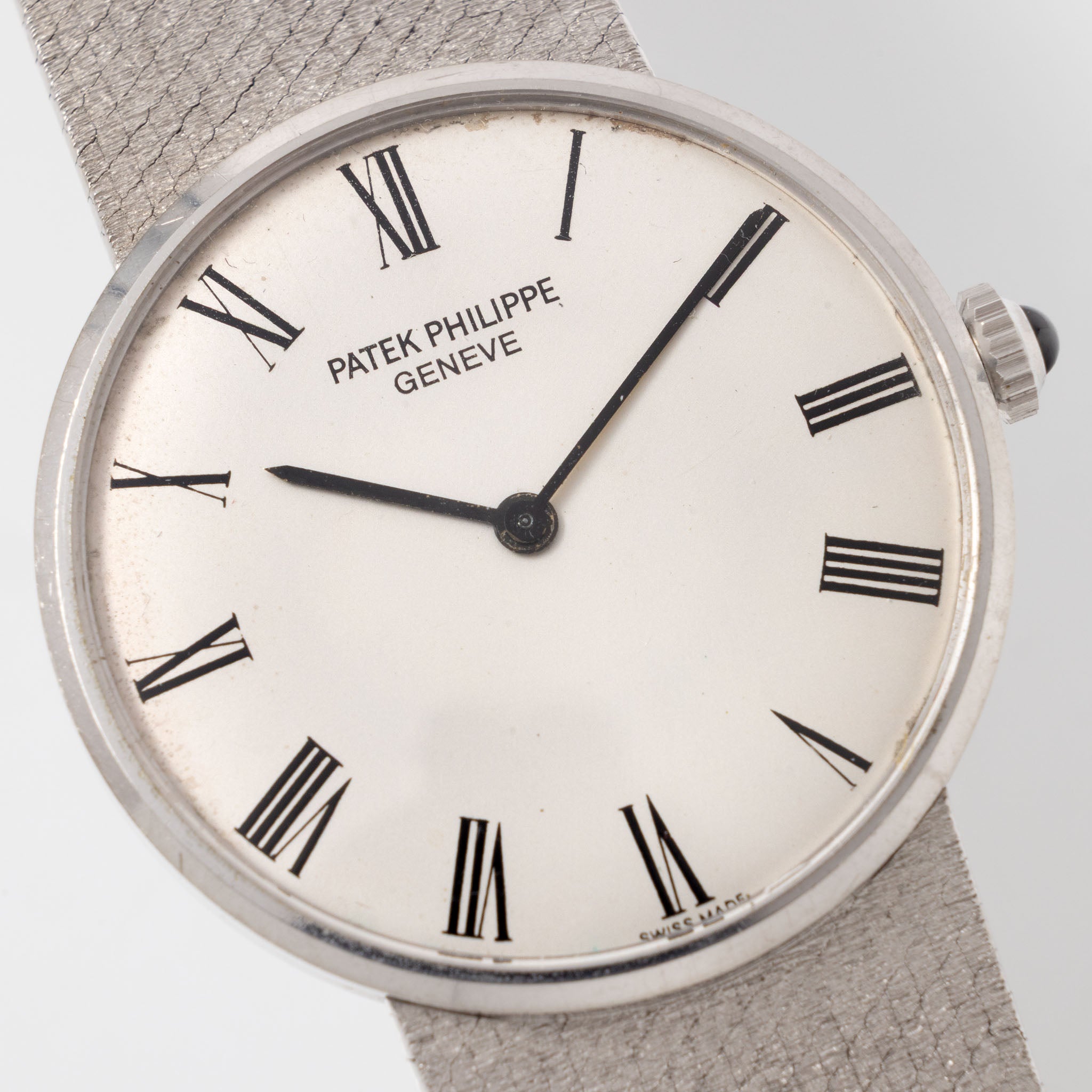 Patek Philippe Calatrava Silver dial in 18 k white gold with integrated bracelet ref 3513