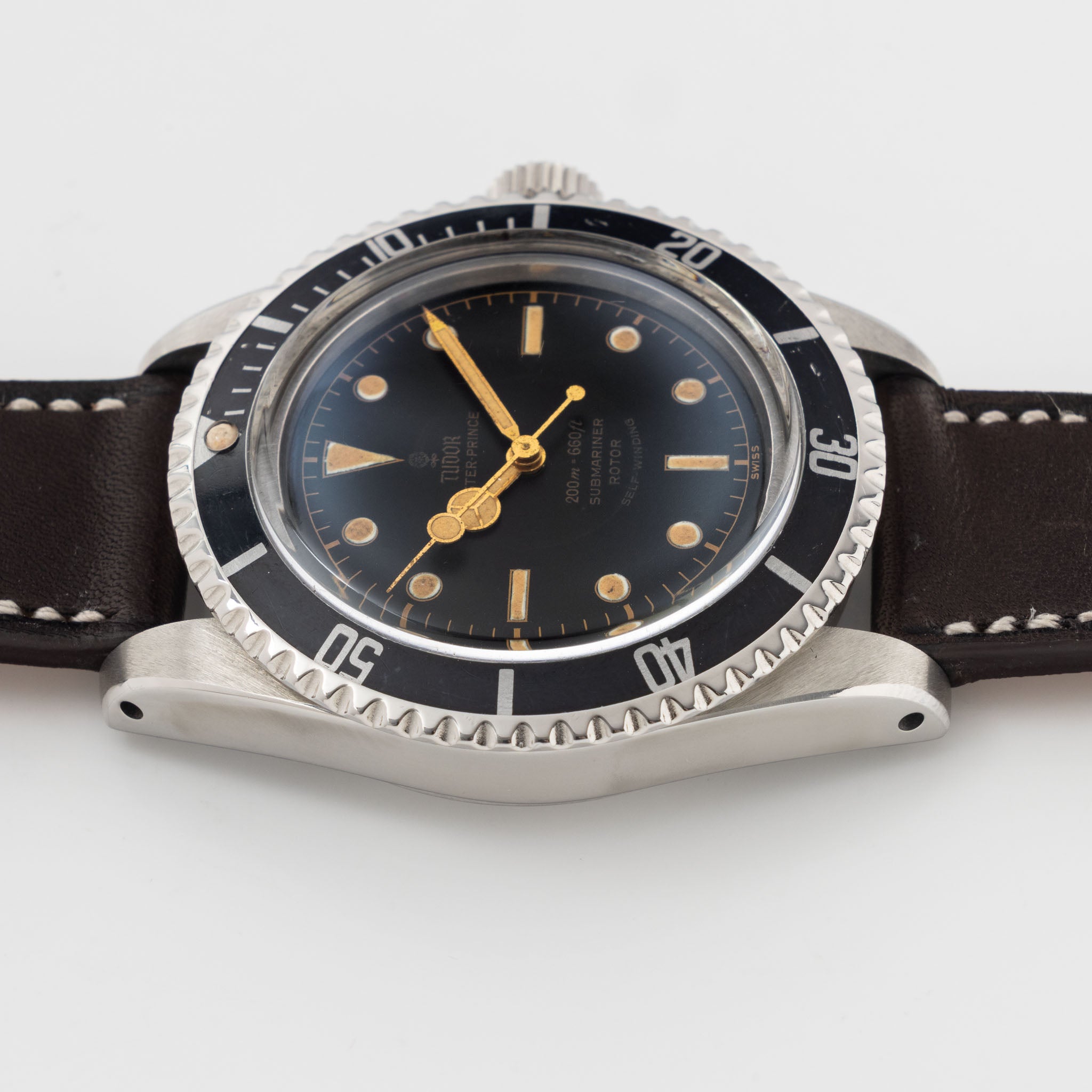 Tudor Submariner 7928 Pointed Crown Guard Case Gilt Chapter Ring dial